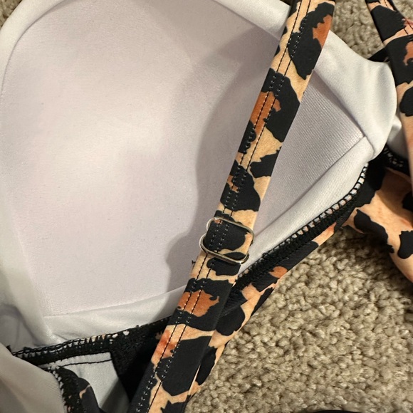 Leopard Print Cutout Swimsuit - Picture 5 of 5